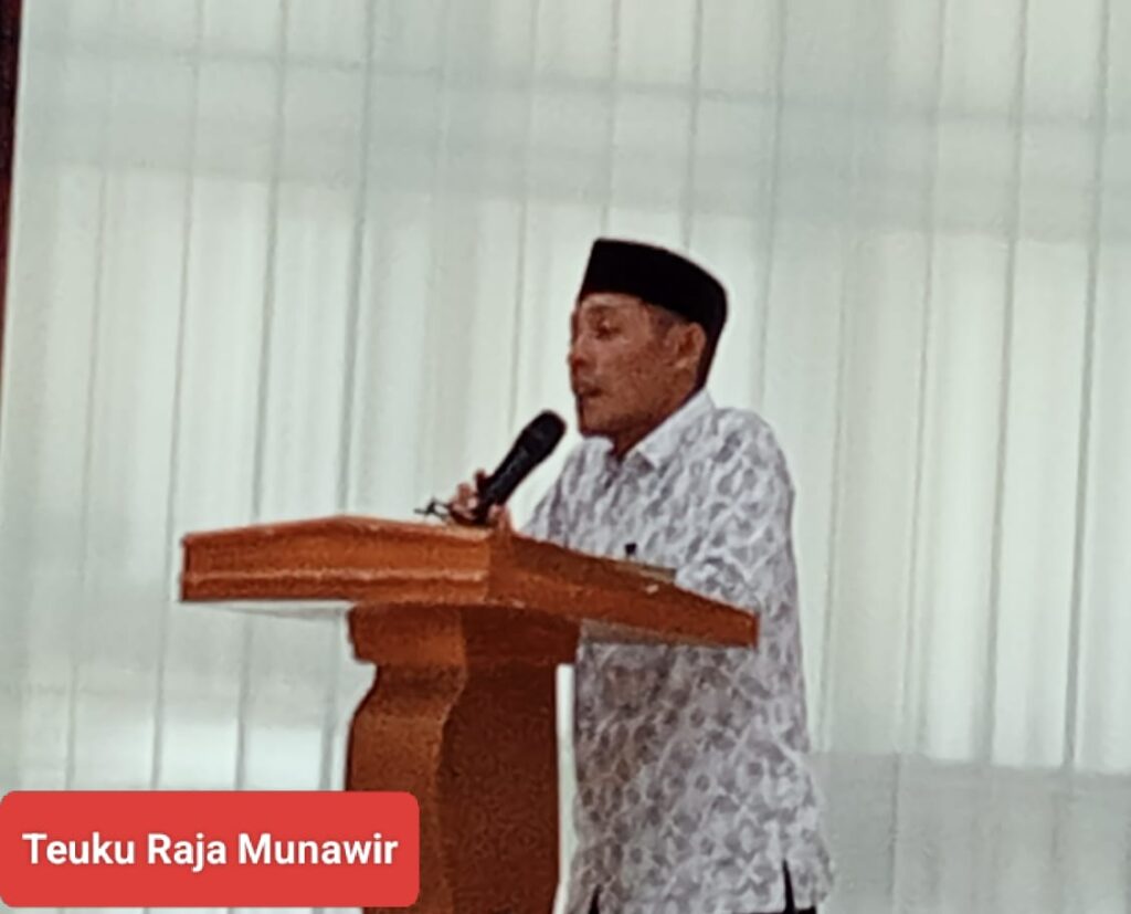 Ketua Penyelengara Kegiatan Seminar Seni Budaya Rapa'i Tuha Teuku Raja Munawir