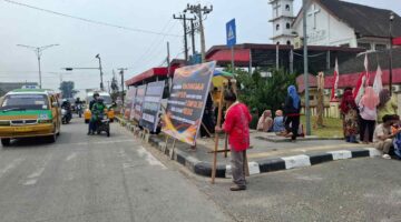 Polda Sumut “Dikepung” Papan Bunga! Seruan Pecat Kompol DK Terus Menggema
