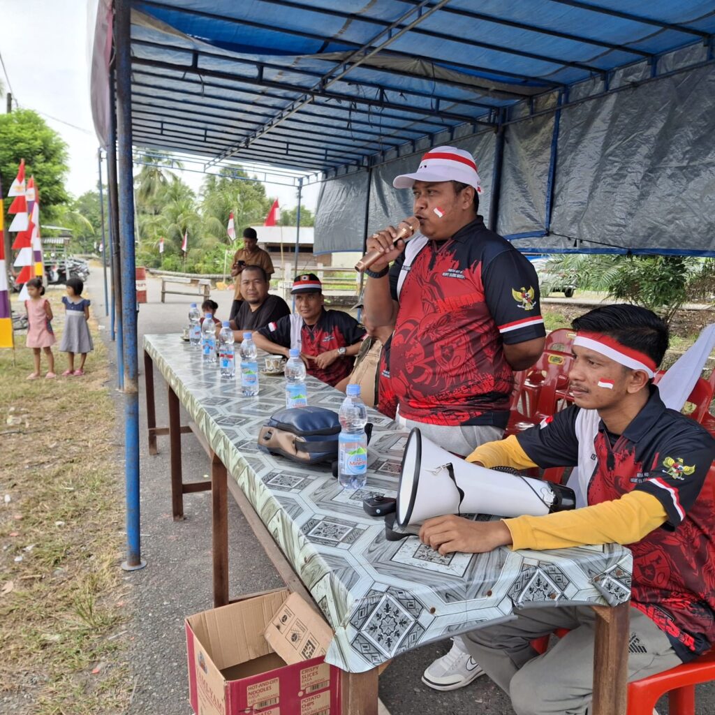 Yuli Sufianto Tokoh Masyarakat Menutup secara resmi kegiatan HUT RI Ke 80 Di Dusun Neupet Gampong Uteun Pulo