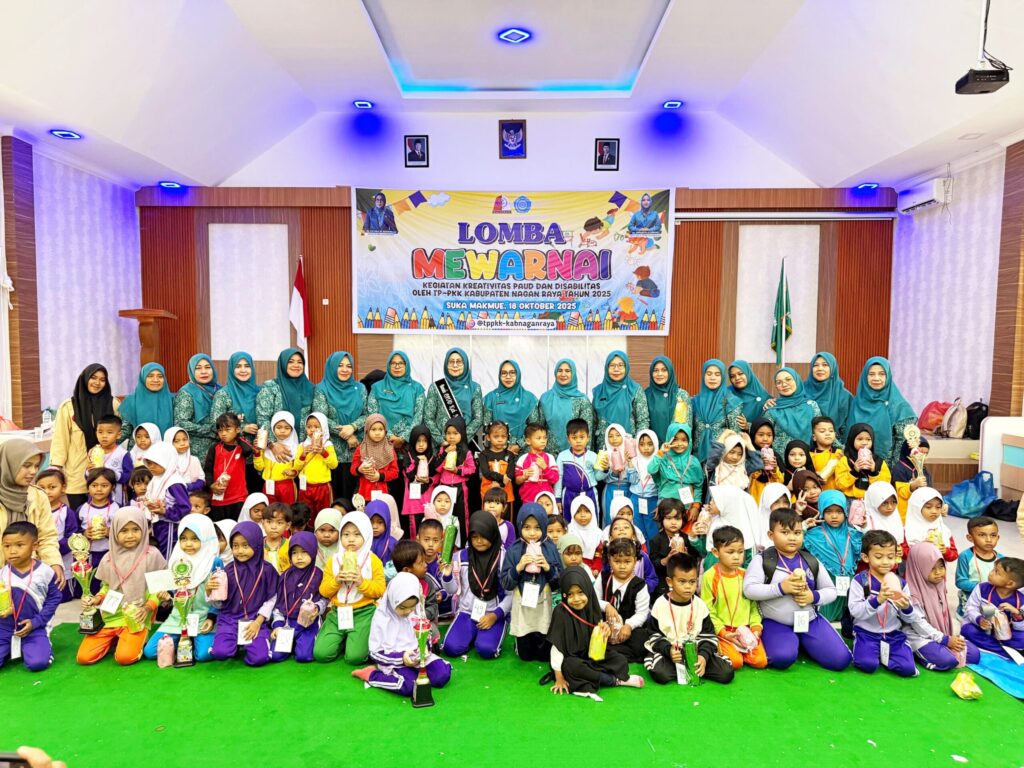 Usai Kegiatan Tim TP - PKK Nagan Raya Gelar Photo Bersama Para Anak Anak PAUD