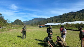 Jaya Sakti Peduli, Personel Pos Bilai dan Warga Hidupkan Kembali Air Bersih