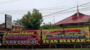 Masyarakat Helvetia Kirim Karangan Bunga, Apresiasi Kapolsek Medan Helvetia Usai Tangkap Bandar Besar Narkoba Wira