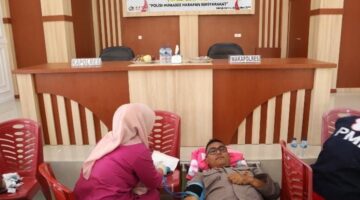 Polres Gayo Lues Bersama PMI dan RSU Muhammad Ali Kasim Laksanakan Donor Darah untuk Peringati Humas Polri ke-74 Tahun 2025