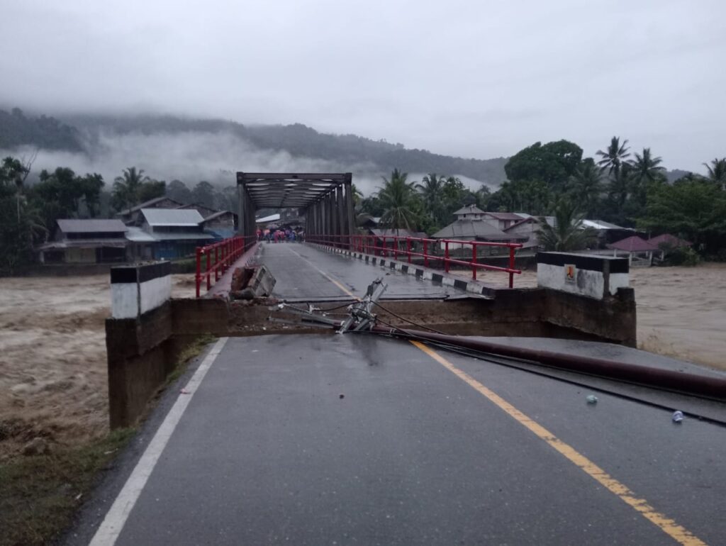 Jembatan Lintas Nagan Raya Via Aceh Tengah Putus Di Beutong Ateuh Banggalang 