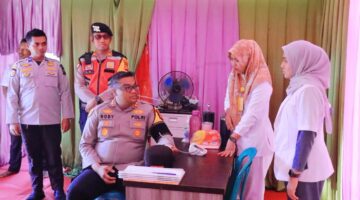 Komitmen Sentuhan Pimpinan Diawal Tahun 2026: Kapolres Kampar Cek Kesiapan Pos Pam Tapung, Beri Bingkisan, Kapolres: Tetap Semangat, Masyarakat Terlayani