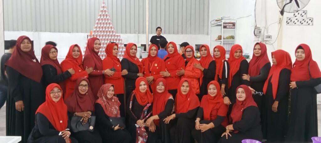 Pengurus DPD Lembaga Pejuang Srikandi Aceh Barat Gelar Photo Bersama Usai Berbuka Puasa Ramadhan 1447.H.