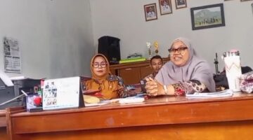 DUGAAN PUNGLI BERKEDOK IURAN PEMBANGUNAN, WALI MURID SD KARYA BAKTI PERTANYAKAN TRANSPARANSI DANA Rp80 RIBU PER SISWA