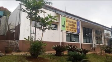 TANAH DESA DIPAKAI, WARGA TAK DILIBATKAN? SMAN 1 Cikalongwetan Dipersoalkan, Pemdes Mandalamukti Tuntut Kejelasan dan Keadilan Zonasi