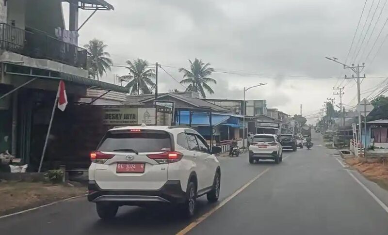 MOBIL DINAS - Pemerintah Kabupaten (Pemkab) Aceh Tenggara pengadaan tujuh unit mobil jenis Toyota Rush. Dari jumlah itu, enam unit untuk camat dan satu unit untuk Majelis Adat Aceh (MAA) Aceh Tenggara, Rabu (19/8/2026). 

(FOTO TribunGayo.com/Asnawi Luwi)