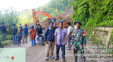 Longsor Tutup Jalan Blangkejeren-Kutacane, Ratusan Kendaraan Tertahan